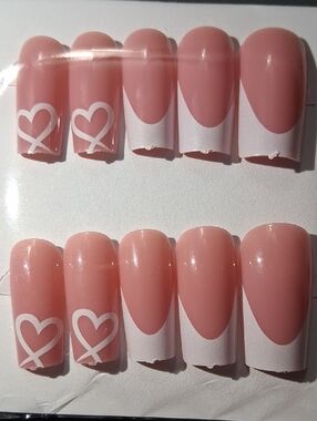 French Tip Heart Press-on Nails